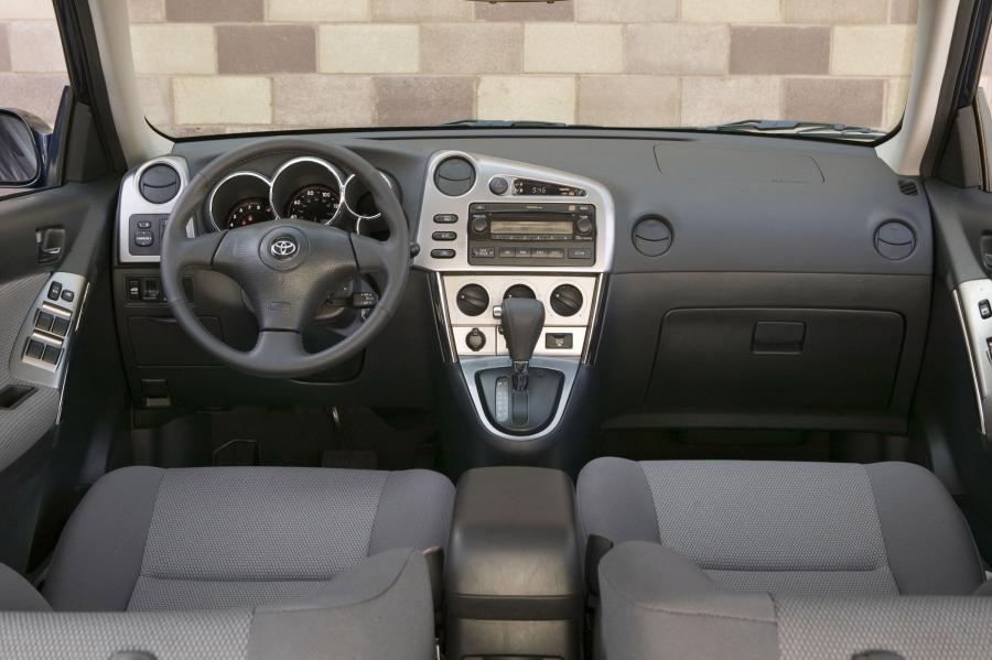  Toyota Matrix 2003 года  (фото 40 из 102)